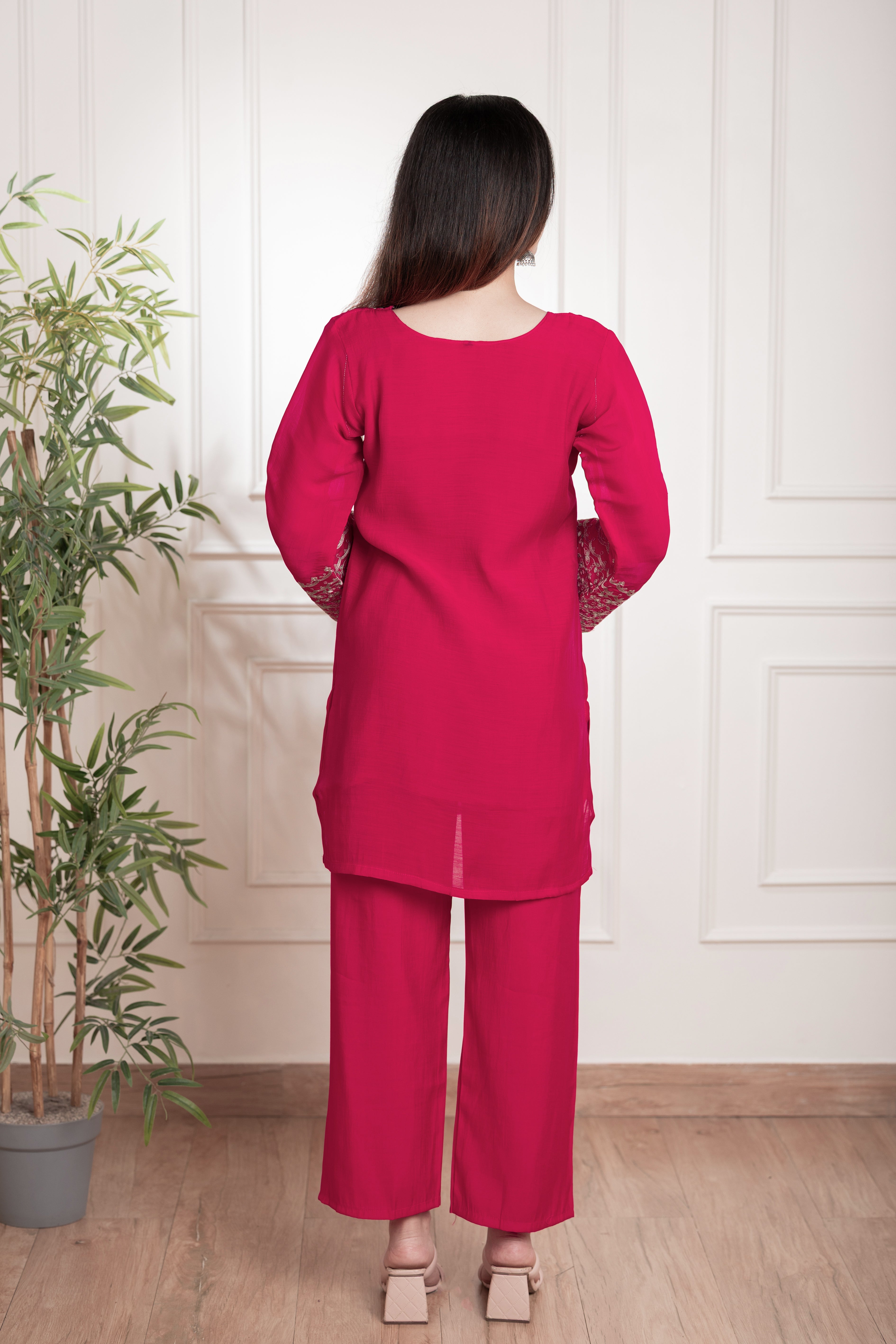 Yasmin – Rani Pink Mal Chanderi Embroidered