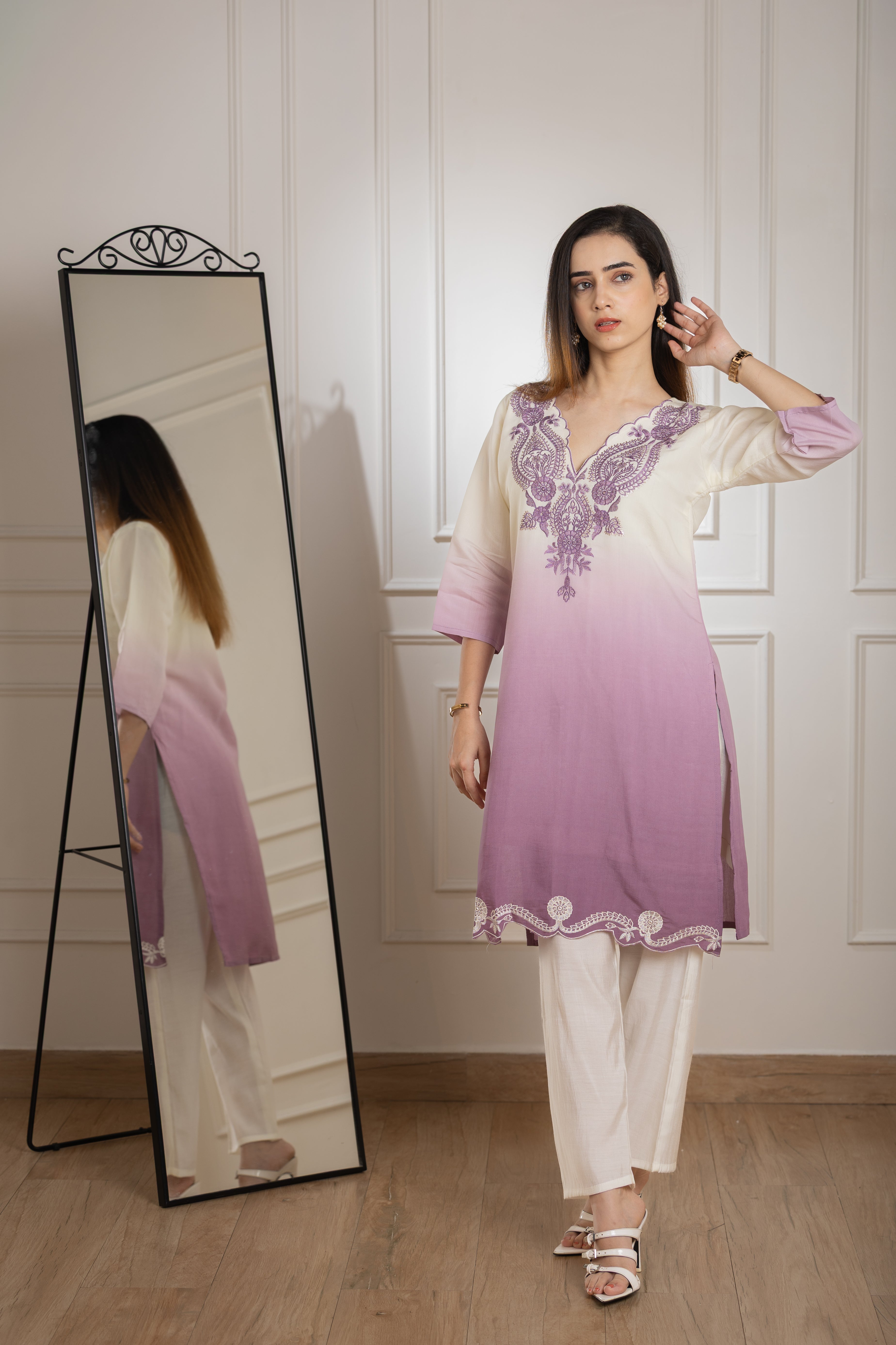 Layla – Roman Silk Lavender Embroidered