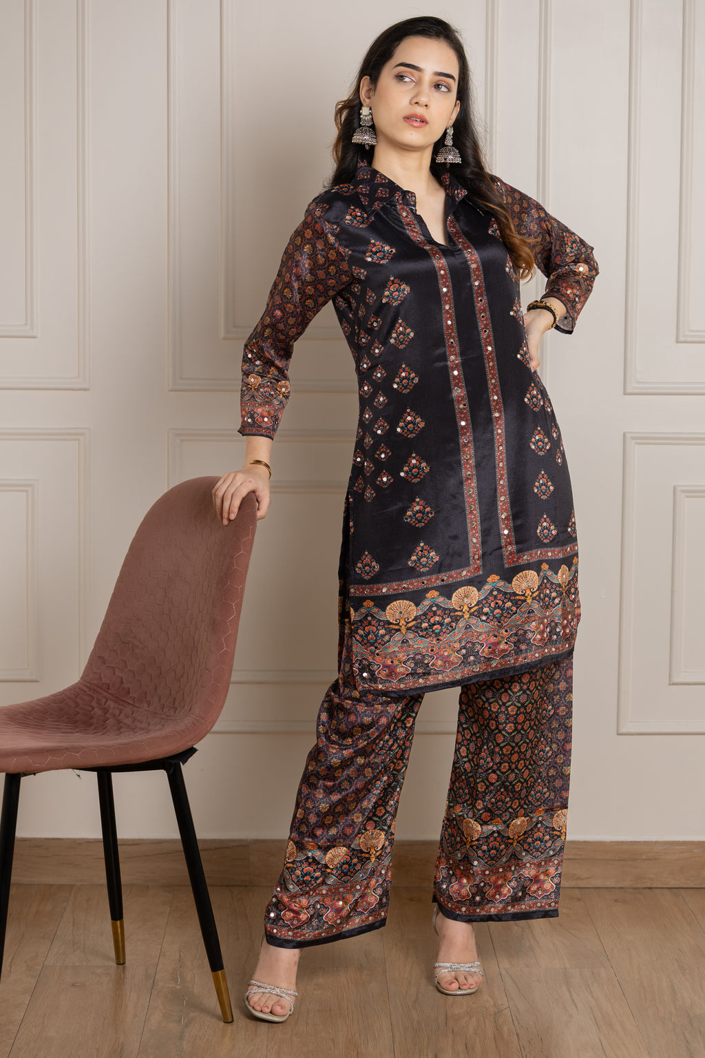 Zoya – Black Chinnon Mirror-Work