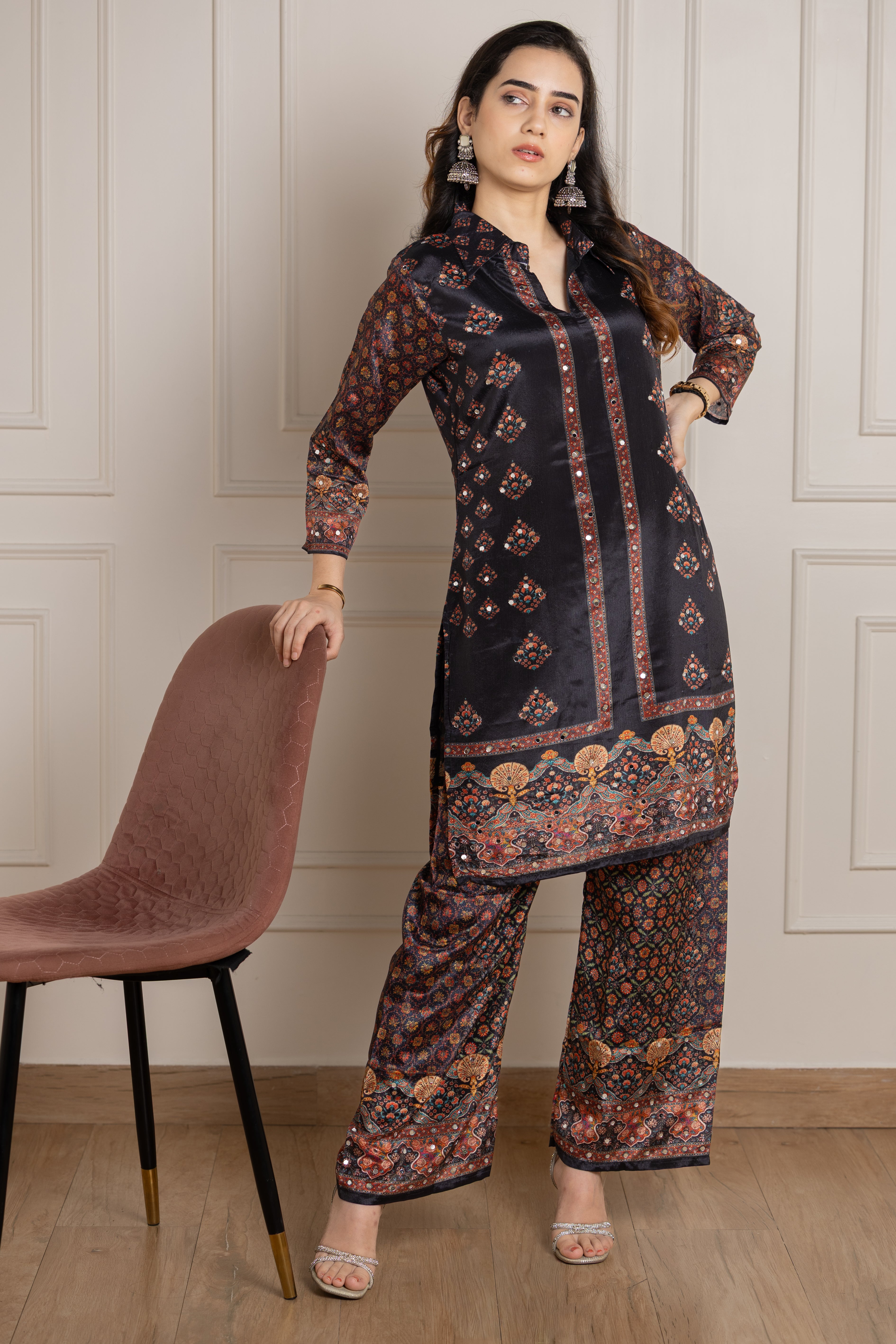 Zoya – Black Chinnon Mirror-Work