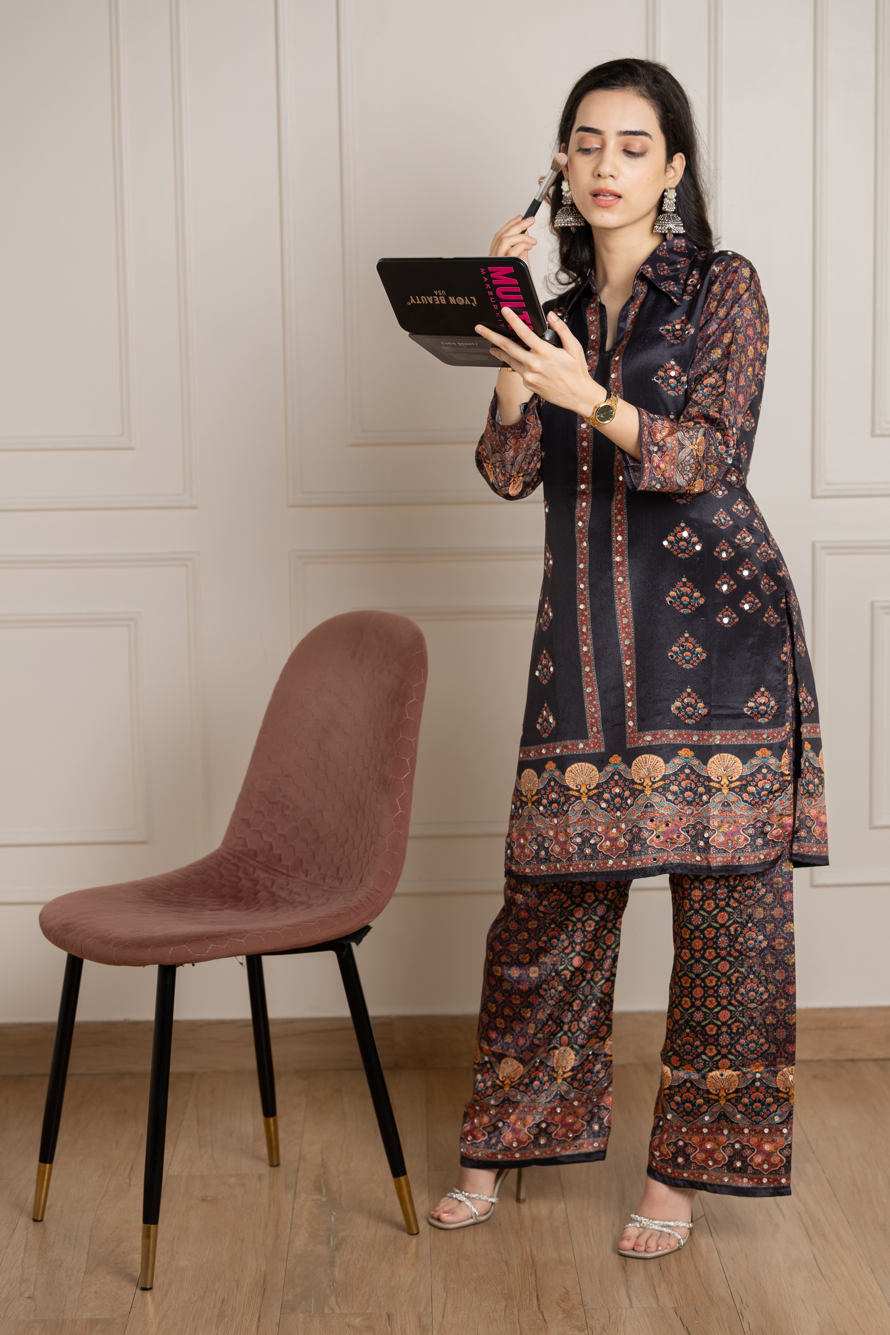 Zoya – Black Chinnon Mirror-Work