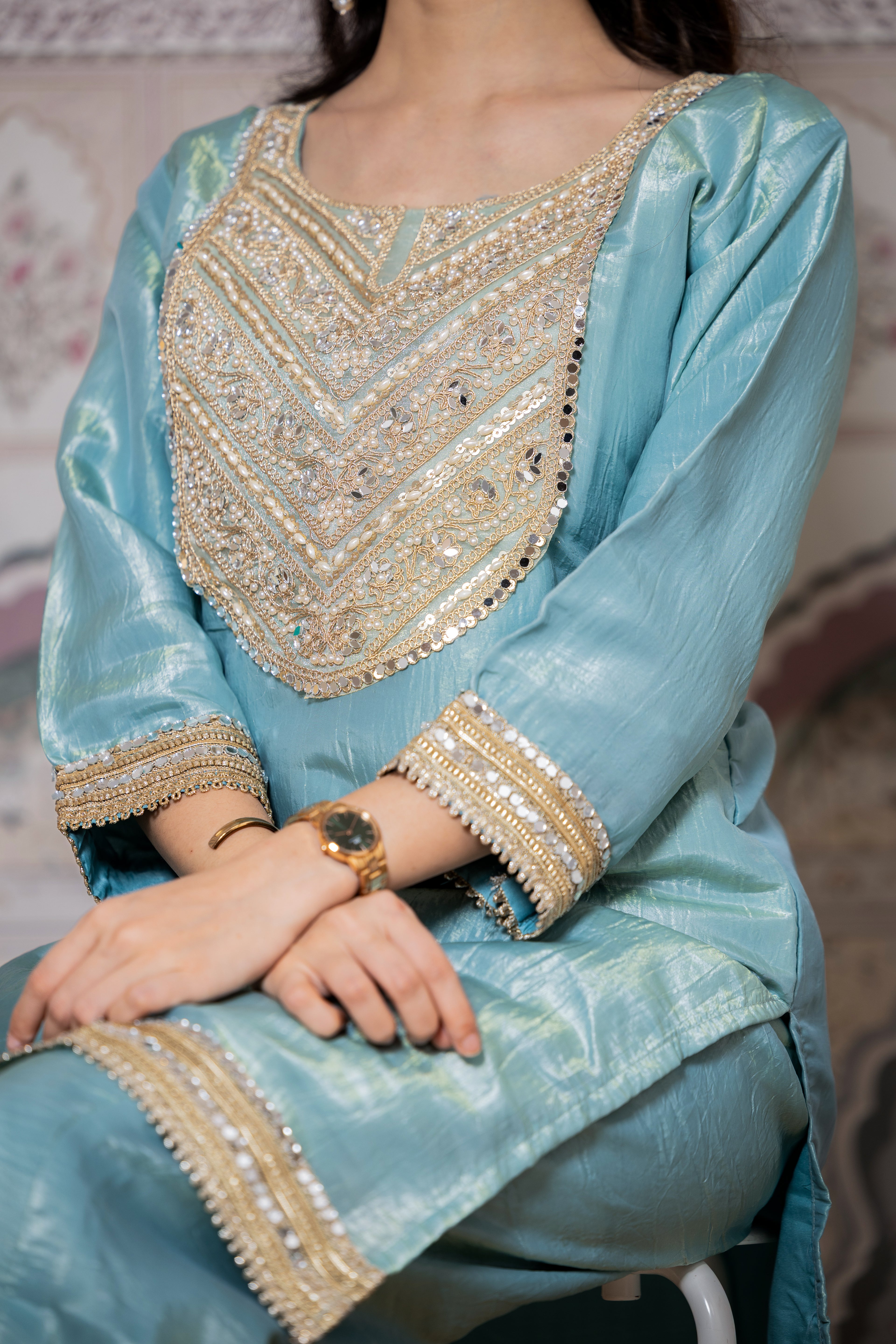 Noura – Turquoise fendi crush straight-cut