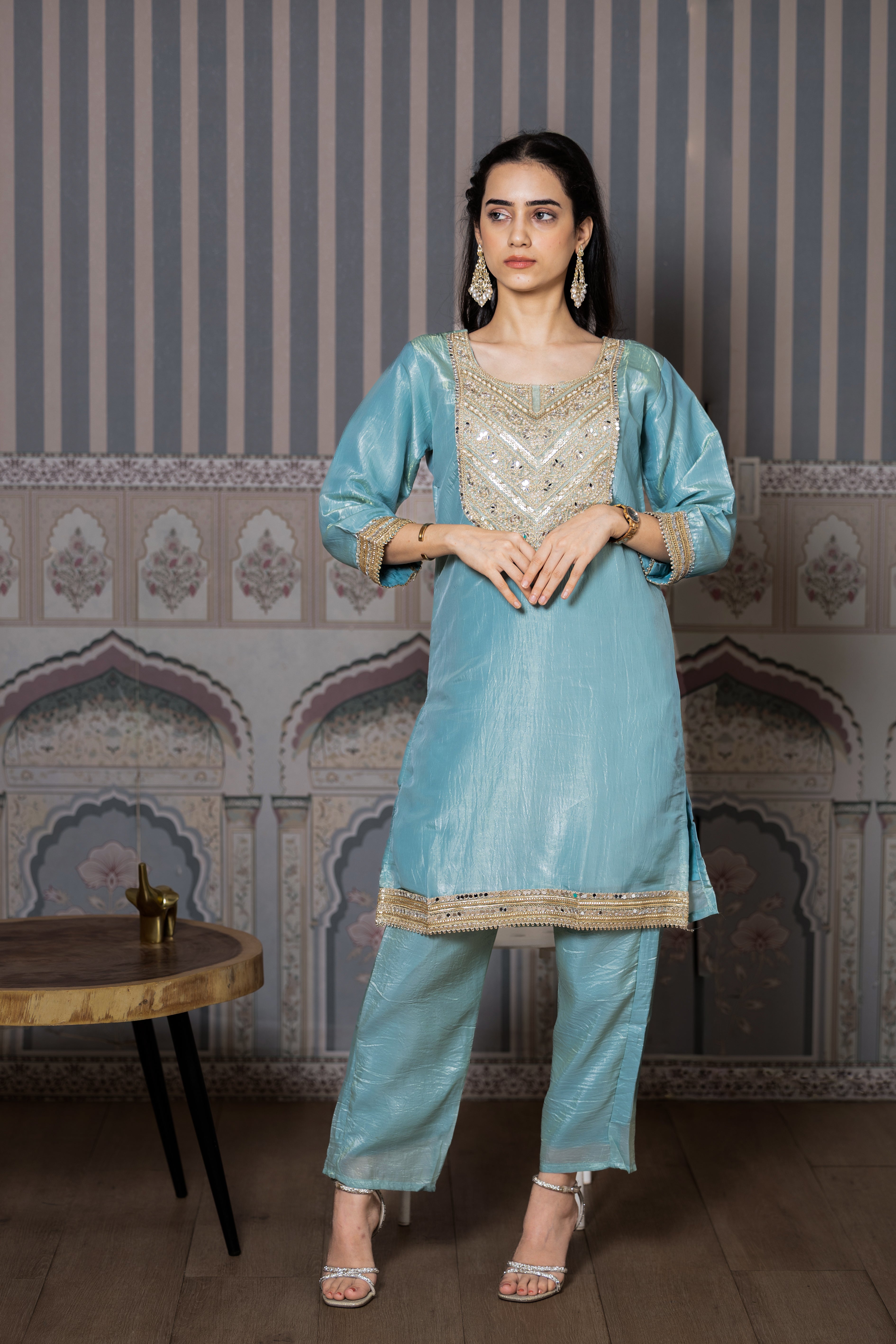 Noura – Turquoise fendi crush straight-cut